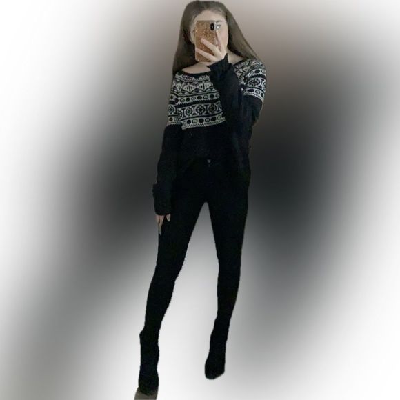 Wool blend oversized American Eagle black and white winter sweater. Size Large. - Picture 4 of 6